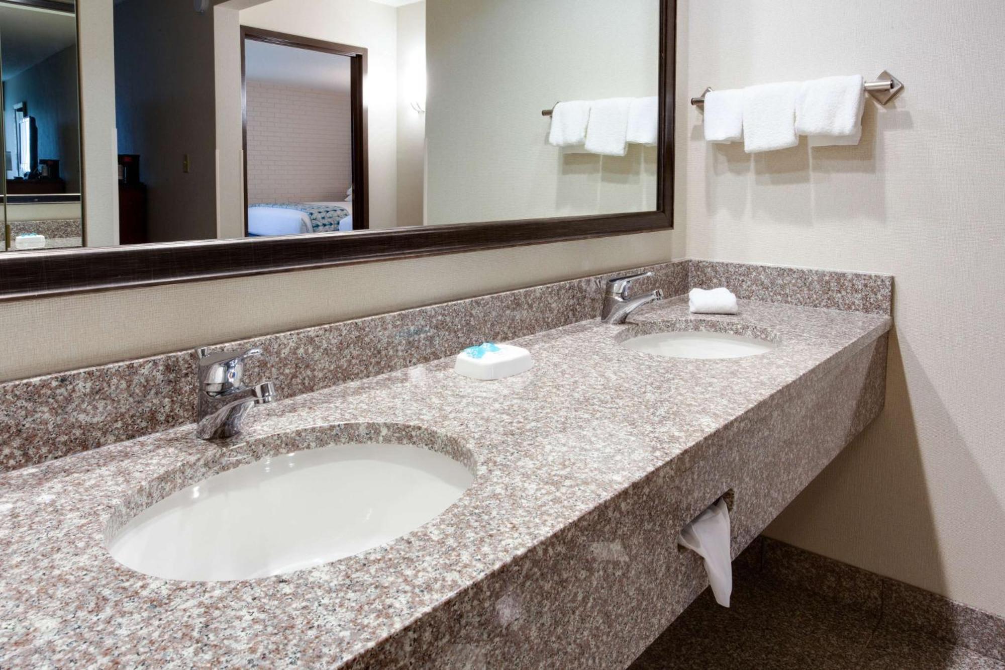 Drury Inn & Suites Nashville Airport 외부 사진